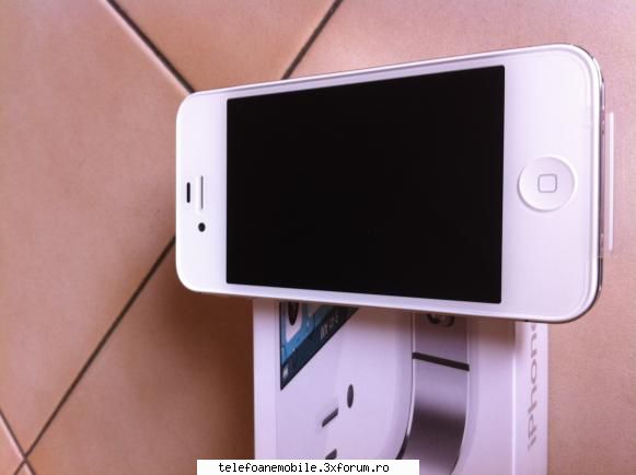 For Sale 32GB Apple iPhone 4S : �350 euro - (Culoare: Negru, Alb) * Setul cu casc stereo OEM - Alte marci